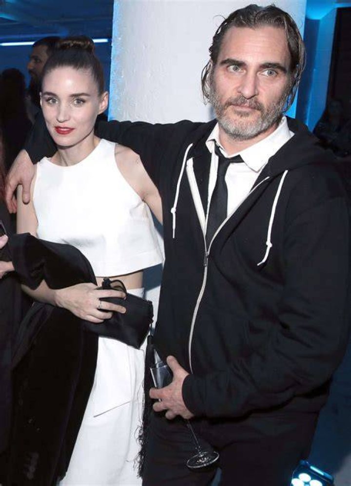 Joaquin Phoenix and teen girlfriend Allie Teilz in step Daily Mail Online