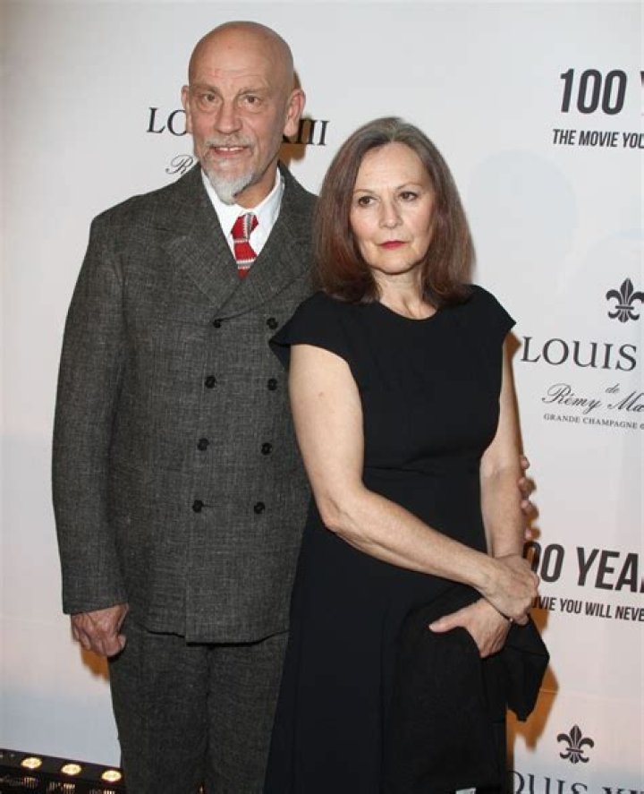 John Malkovich et sa femme Nicoletta Peyran &agrave; la soir&eacute;e 100 Years The