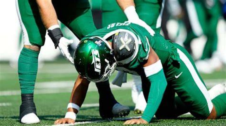 Justin Fields Injury & Relationships [2023 Update] Players Bio