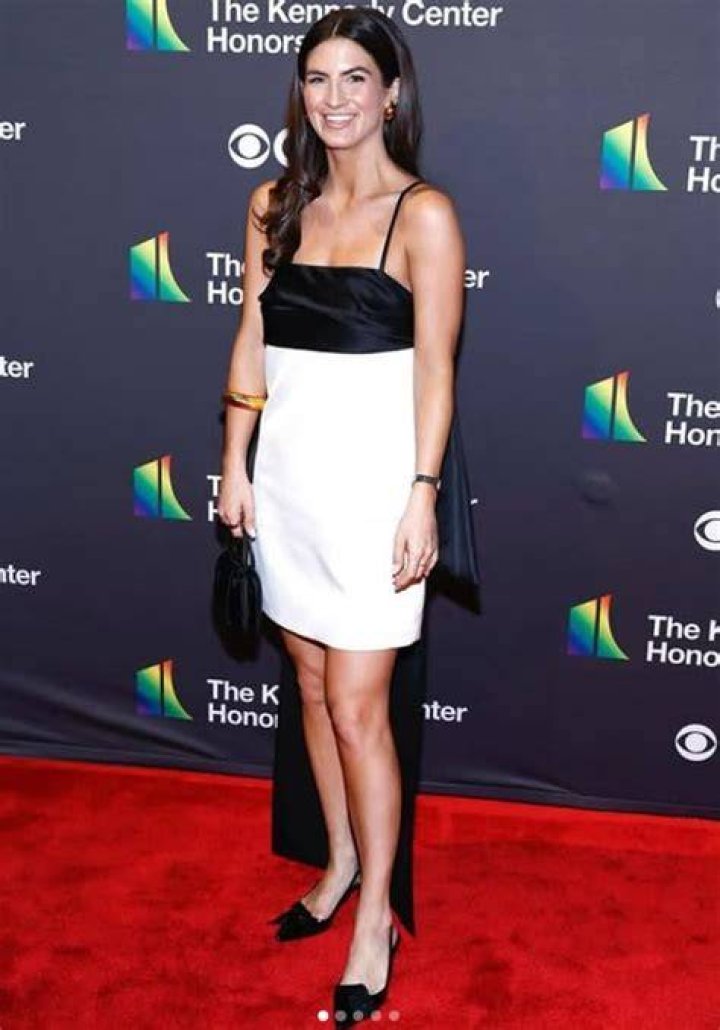 Kaitlan Collins Height How Tall Is Kaitlan Collins and Weight?