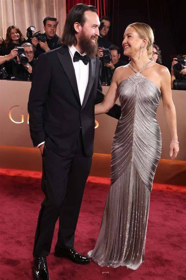 Kate Hudson... She had me at "How to Lose a Guy in 10 Days" Oscar Gowns