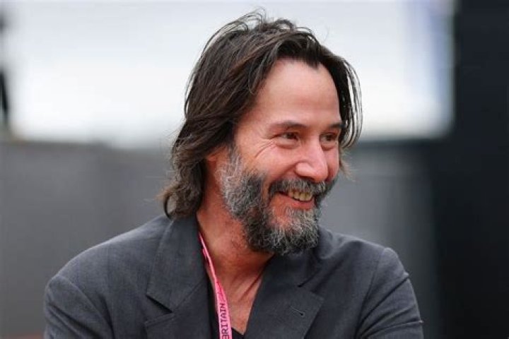 Keanu Reeves Arrives to the 2020 Oscars With His Mother by His Side