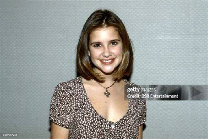 Kellie Martin 33 years