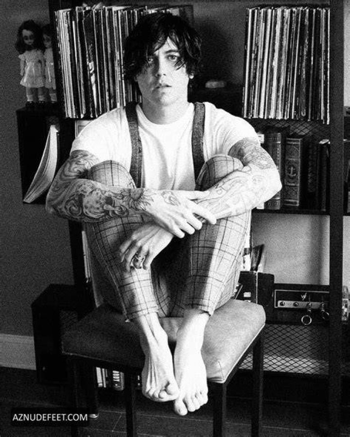 Kellin Quinn Feet (2 photos) men.feet.wiki