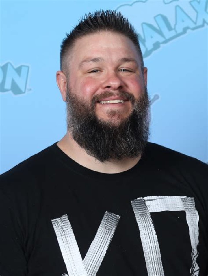 Kevin Owens Net Worth (2023 Updated) Celebritys Worth