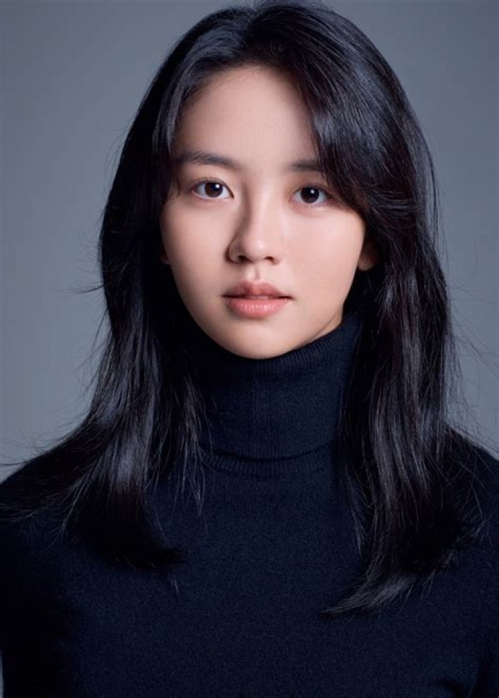 Kim Soo Hyun មានទំនាក់ទំនងពិសេសមួយ ជាមួយនឹងកំពូលតារាស្រី ២ រូប