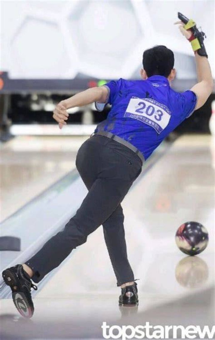 Kim Soohyun, a professional bowler, Eric Mun and Ye Jiwon's hobbies