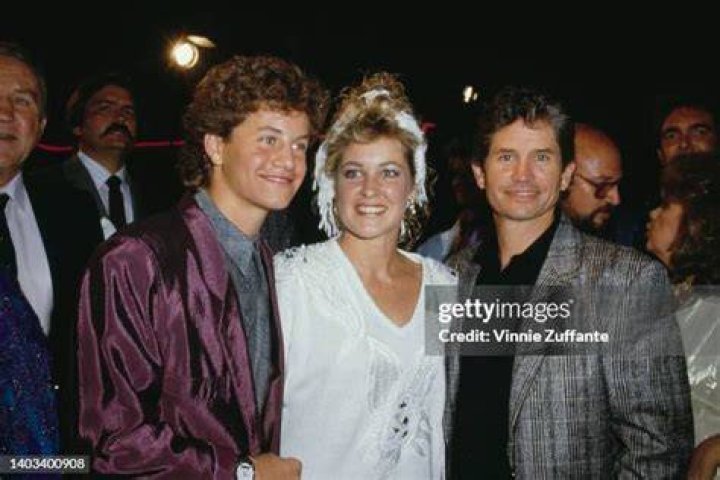 Kirk Cameron with his mom and sisters Bridgette, Melissa, and Candace