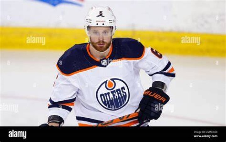 Larsson Edmonton oilers, Hot hockey players, Hockey