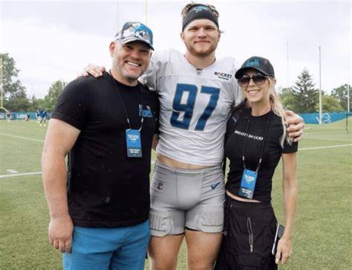 Lions&rsquo; Aidan Hutchinson&rsquo;s mom back in primetime spotlight Total News