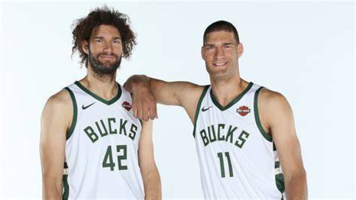 Lopez Brothers Reading To Kids Gives You All The Happy Feels — SnoTapWI