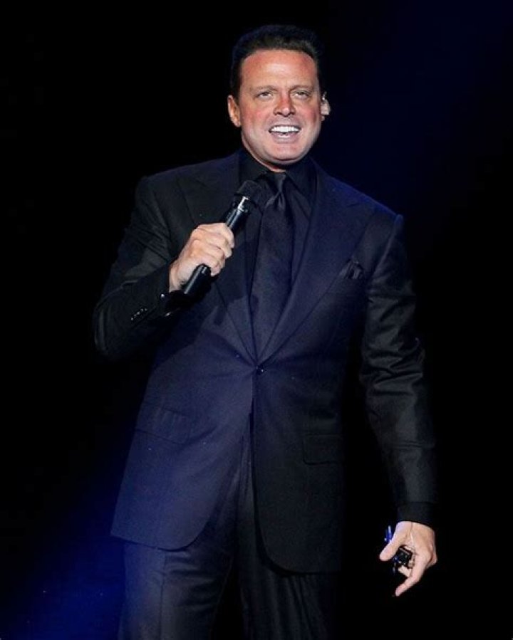 Luis Miguel recibe la mejor felicitaci&oacute;n de sus hijos Miguel y Daniel