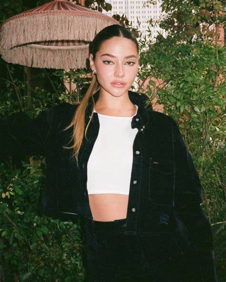 Madelyn Cline Biography, Wiki, Boyfriend, Age, Family, Facts & More