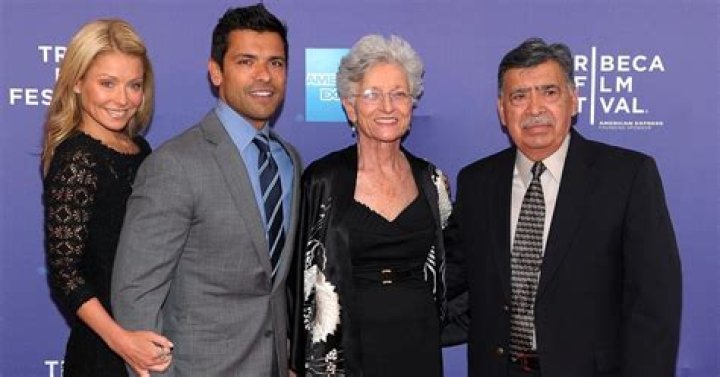 Mark Consuelos Siblings, Parents