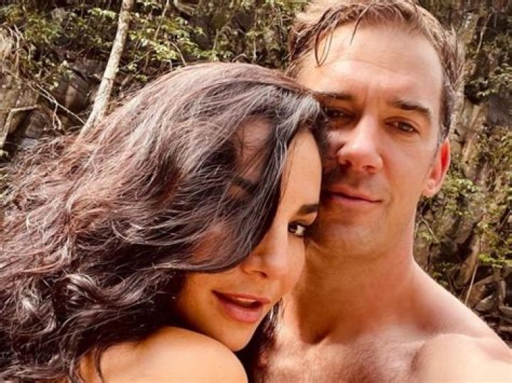 Martha Higareda presume su noviazgo con Lewis Howes con un romántico
