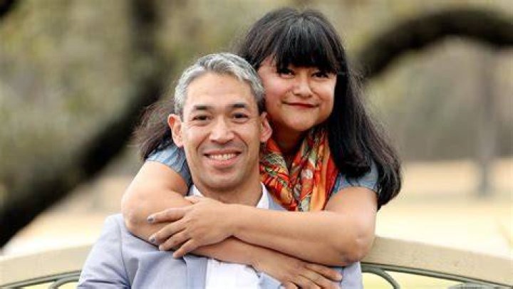 Mayor Ron Nirenberg, Erika Prosper recreate a wedding photo for their