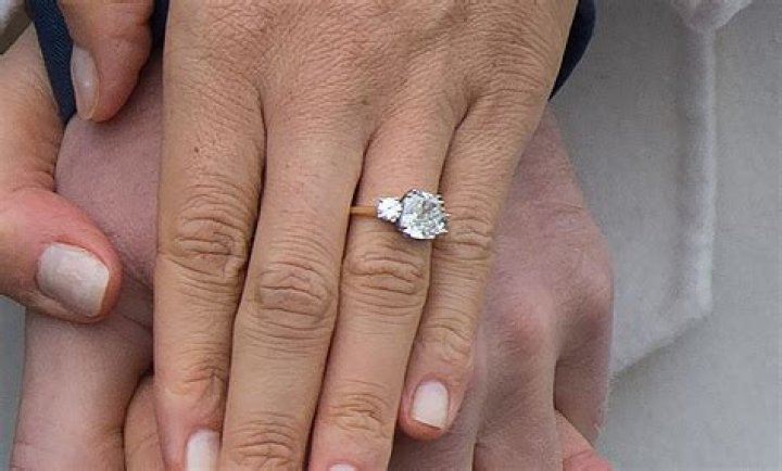 Miley&rsquo;s wearing her engagement ring from Liam Hemsworth again