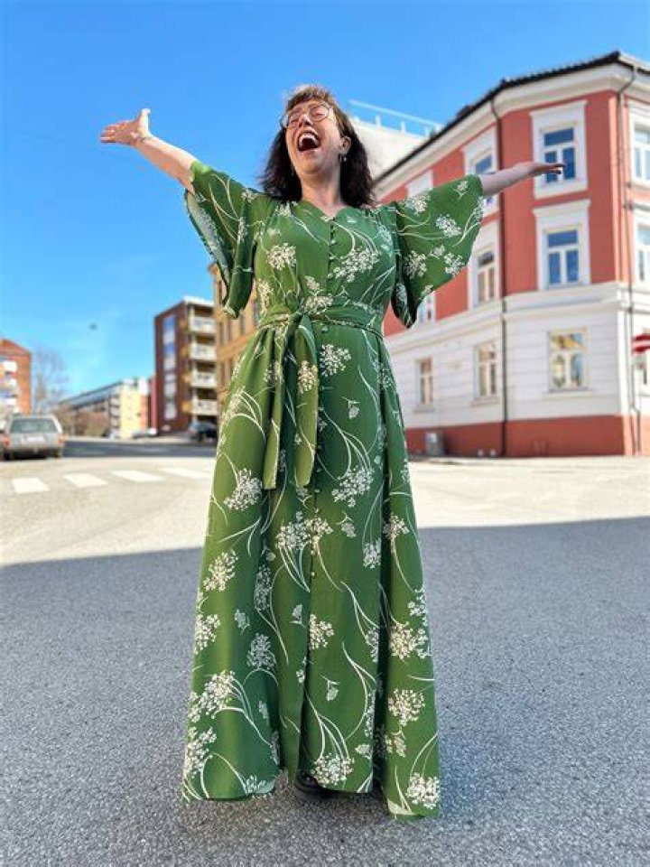 Monika Tu in Green Dress Monika Tu in Green Dress
