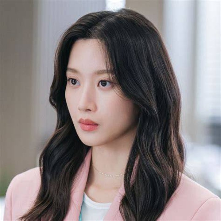 Moon Ga Young And ASTRO’s Cha Eun Woo Share A HeartFluttering Reunion