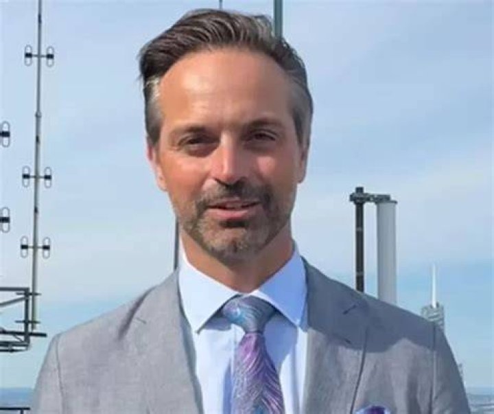 Nick Hounslow&rsquo;s biography age, height, partner, movies and TV shows