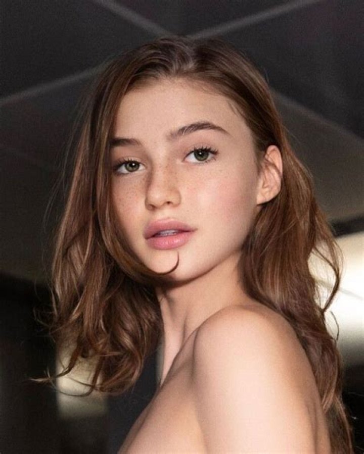 Olivia Casta MODELS GALLERY