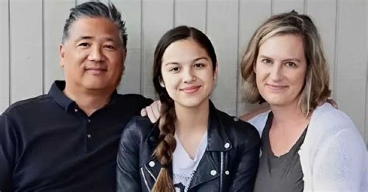 Olivia Rodrigo siblings, mother, father friendly family 247 News