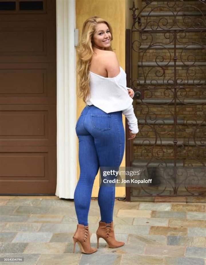 Only fans model Courtney Clenney crime scene photos r/CrimeScene
