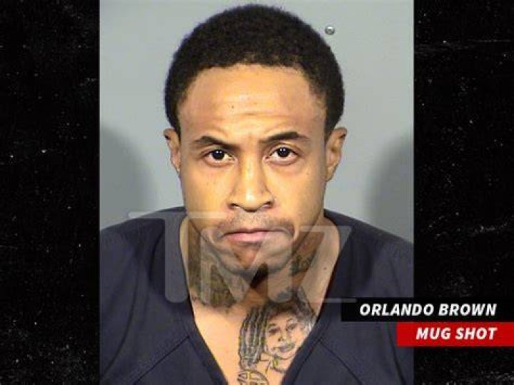 Orlando Brown 2023 dating, net worth, tattoos, smoking & body facts