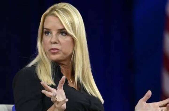 Pam Bondi Bio, Age, Net Worth, Husband, Salary, Career, Height