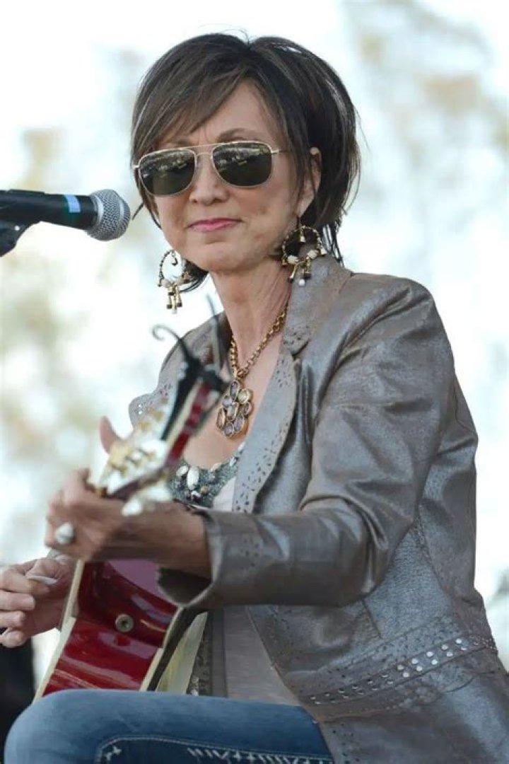 Pam Tillis Net Worth Famous People Today