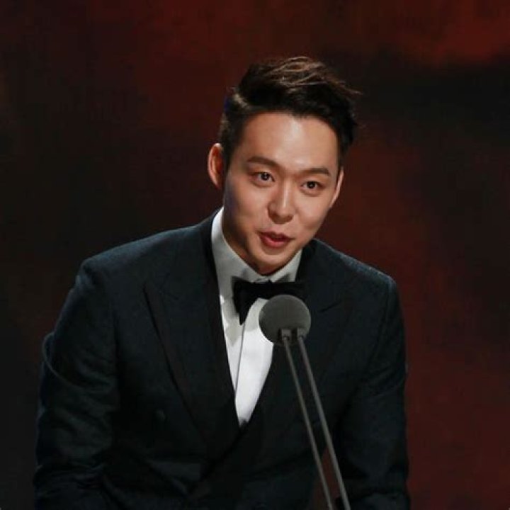 Park Yoochun Faces Disputes of Having a Double Contract ·