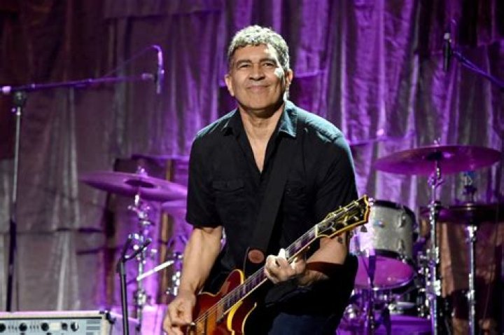 Pat Smear net worth How much is Pat Smear worth? ABTC