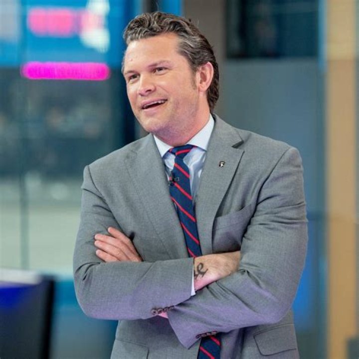 Pete Hegseth- Bio, Wiki, Age, Girlfriend, Weight, Height, Net Worth, Career ·