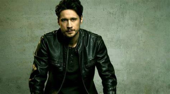 Peter Gadiot Net Worth Celebrity Sizes