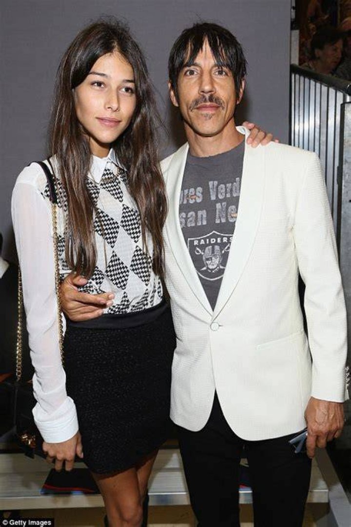 [PIC] Anthony Kiedis Dating Helena Vestergaard 32Year Age Gap Between