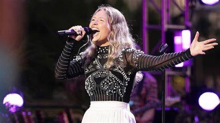 Pics Of The Singer Hollywood Life