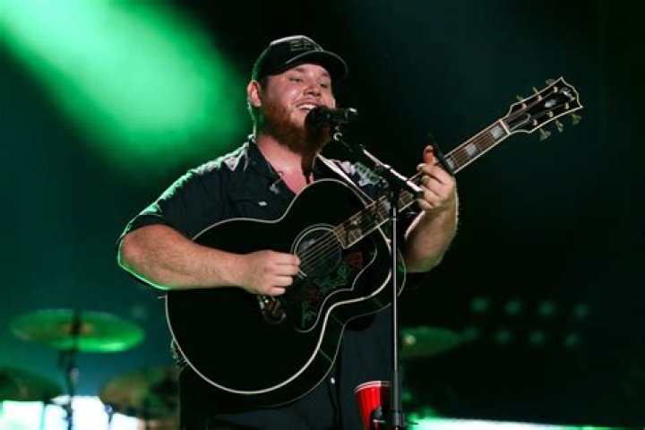popular male country singers 2015 Movie Search Engine at