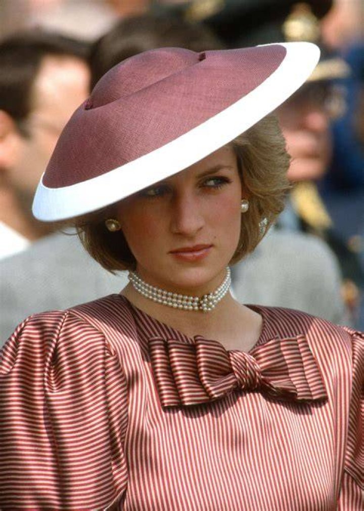 Princess Diana's grave 18 years on is coated in greenery as estate lets