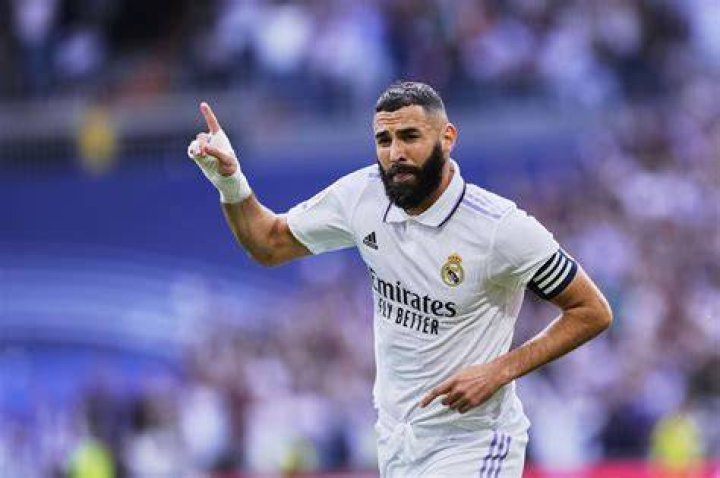 "KARIM BENZEMA karim benzema'mom france football Karim Benzema