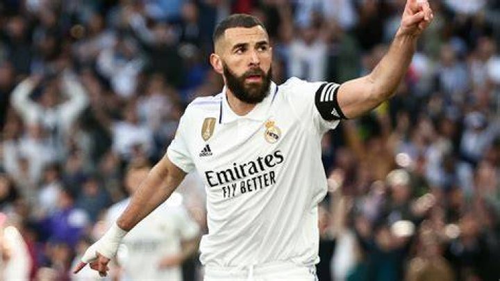 Real Madrid Striker, Karim Benzema share lovely photo with his mom