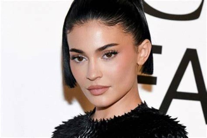 Reality Star Kylie Jenner is Having Trust Issues with Boyfriend Travis