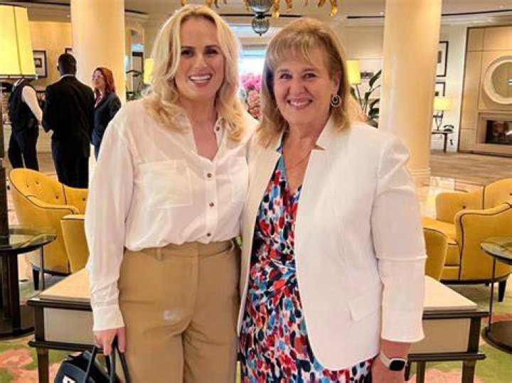 Rebel Wilson parents Meet mother Sue Bownds and late father