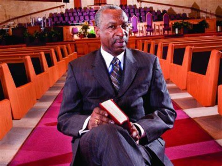 Rev. Floyd Flake endorses Bill Thompson for mayor