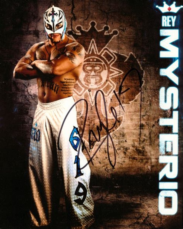 Rey Mysterio Signed 8x10 Photo Pro Wrestling Loot