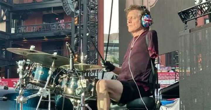 RICK ALLEN BATERISTA DE UM BRA&Ccedil;O S&Oacute; A Voz de S&iacute;lvio Jr!