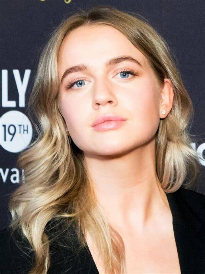 Roan Curtis Age, Birthday, Wikipedia, Height, Husband, Boyfriend