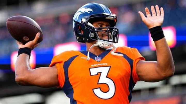 Russell Wilson gets fiveyear, 245M extension from Broncos Colorado