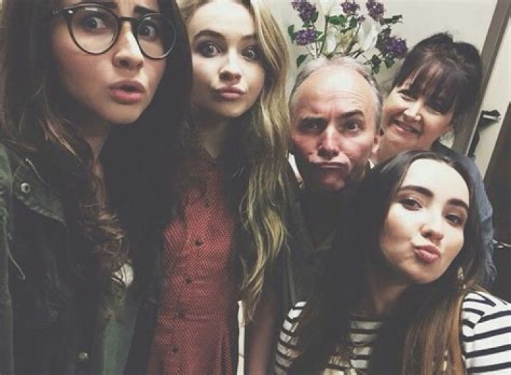 Sabrina Carpenter Family Pictures, Husband, Sisters, Age