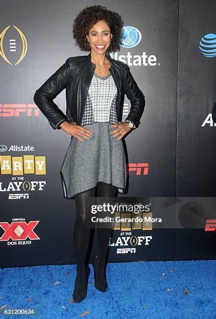 Sage Steele Photos Photos Allstate Party at the Playoff Blue Carpet