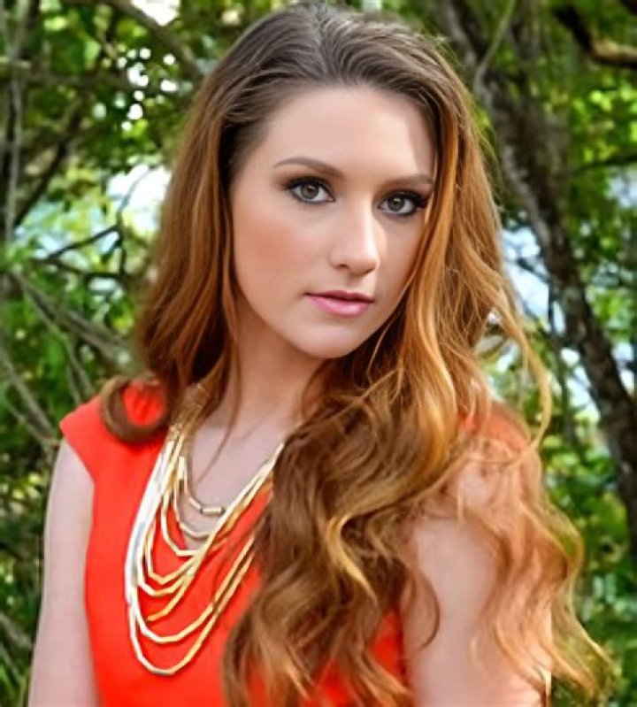 Sarah Miller (Actress) Age, Wiki, Height, Biography, Ethnicity, Net